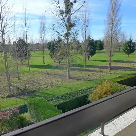 Le Clos Du Golf.8 아파트